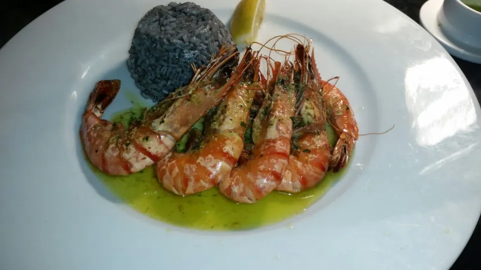 grill lobster with tiger prawns and black rice|khalidさん