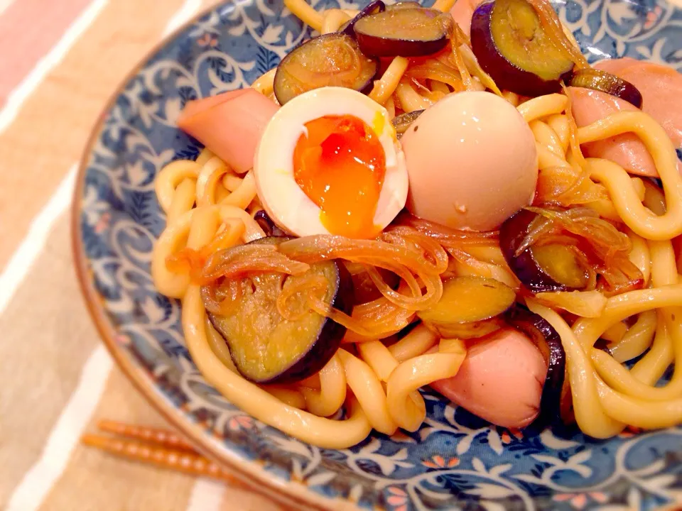 りりたんこぶさんの味玉を焼きうどんに|ゆきさん