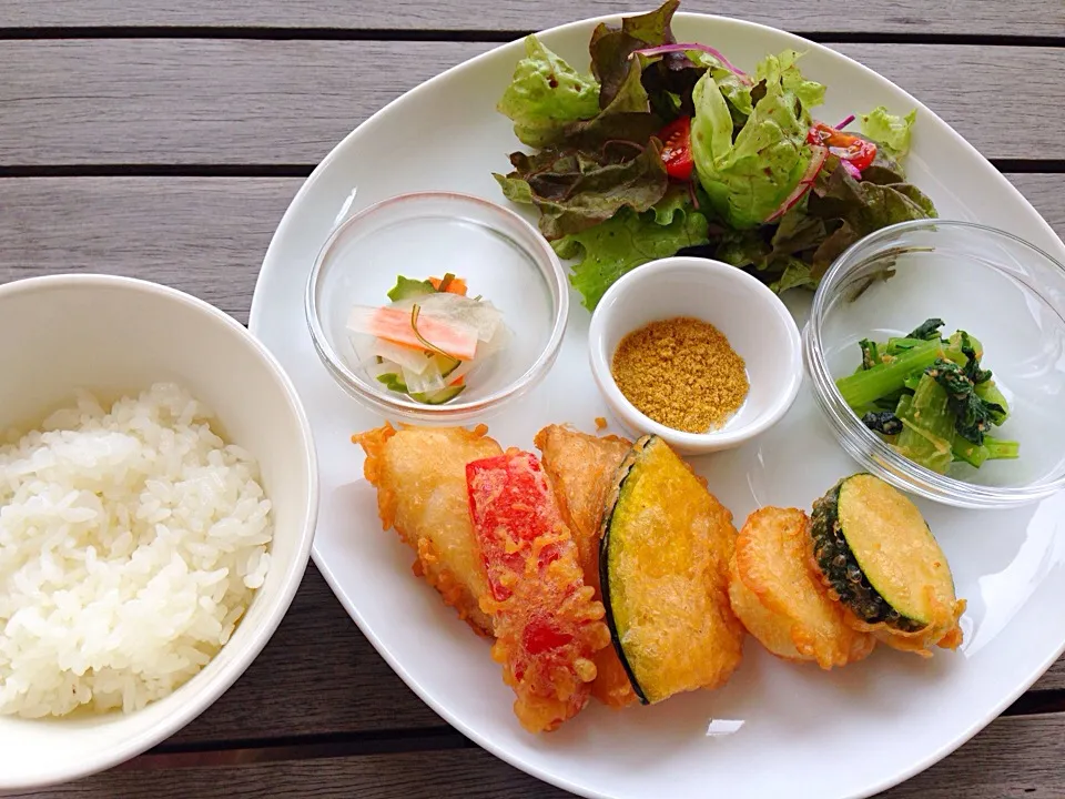 白身魚と野菜のフリッター🐟|こいちさん