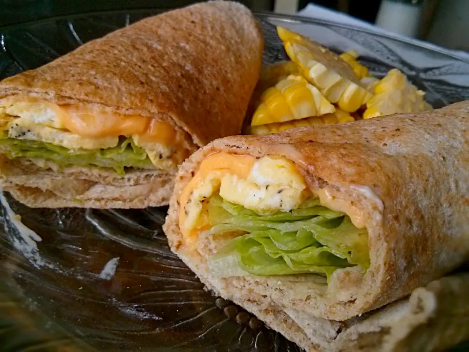 Breakfast Egg Wrap|Julie Tranさん