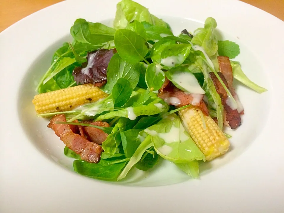 Crispy bacon with fresh salda|Masakiさん