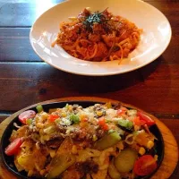 Bottom: Bulgogi Nachos / Top: Hell's Spicey Chicken|Tim Millwardさん