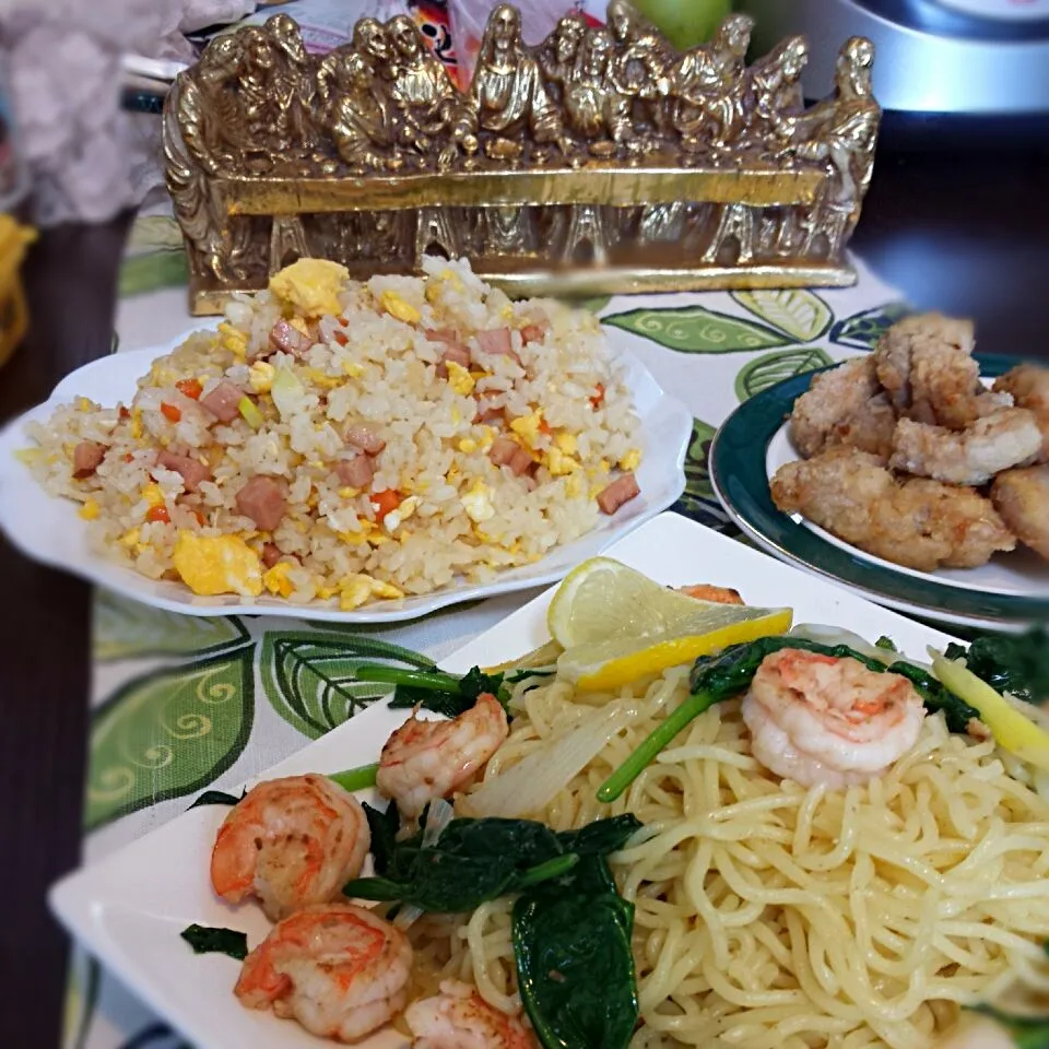 lunch ! friedrice , salt and pepper flavor yakisoba and fried chicken|kath.ozakiさん