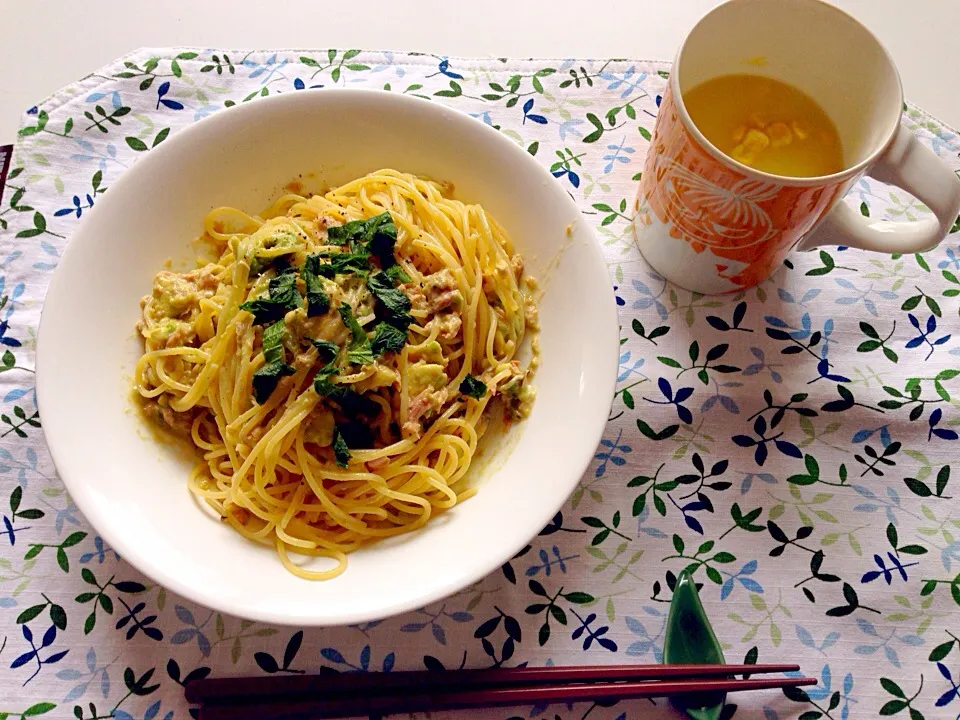 Snapdishの料理写真:アボカドとツナの和風パスタ|まいたろさん