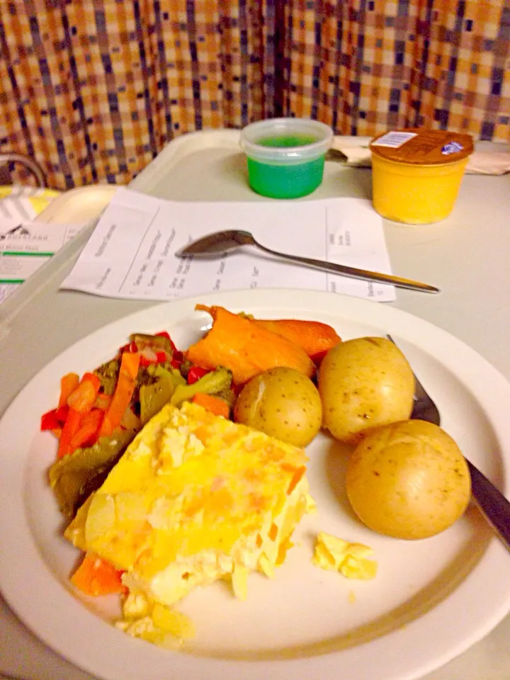 Snapdishの料理写真:Dinner in hospital lol|Juliaさん