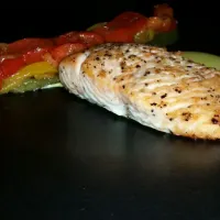 Salmon with roster grill Peper and safran sauce|khalidさん