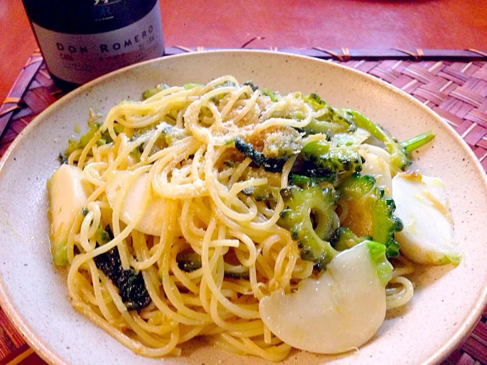 Ahijo pasta turnip,bitter gourd&scallop🐚帆立とｺﾞｰﾔ､蕪のｱﾋｰｼﾞｮﾊﾟｽﾀ|🌈Ami🍻さん