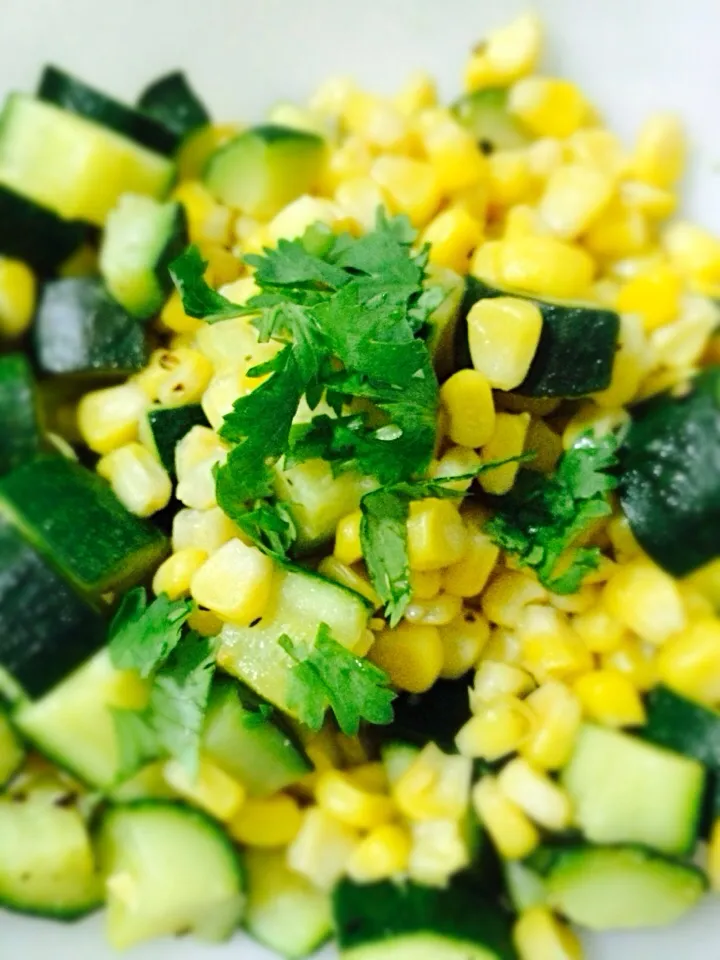 Zucchini and corn topped with cilantro and zest of lime|Elaine Gohさん