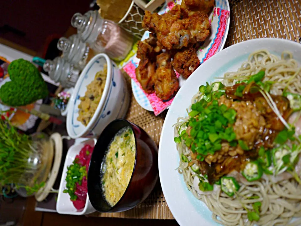 Snapdishの料理写真:スタミナねばねば蕎麦  フライドチキン  卵スープ  本鮪の中落ち  さつま芋入り卯の花|石川洋子さん