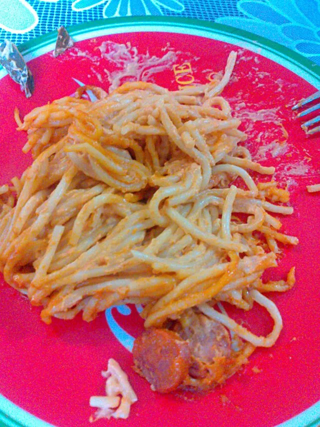 spaghetti con salchichas gratinado|Francisco Vargasさん