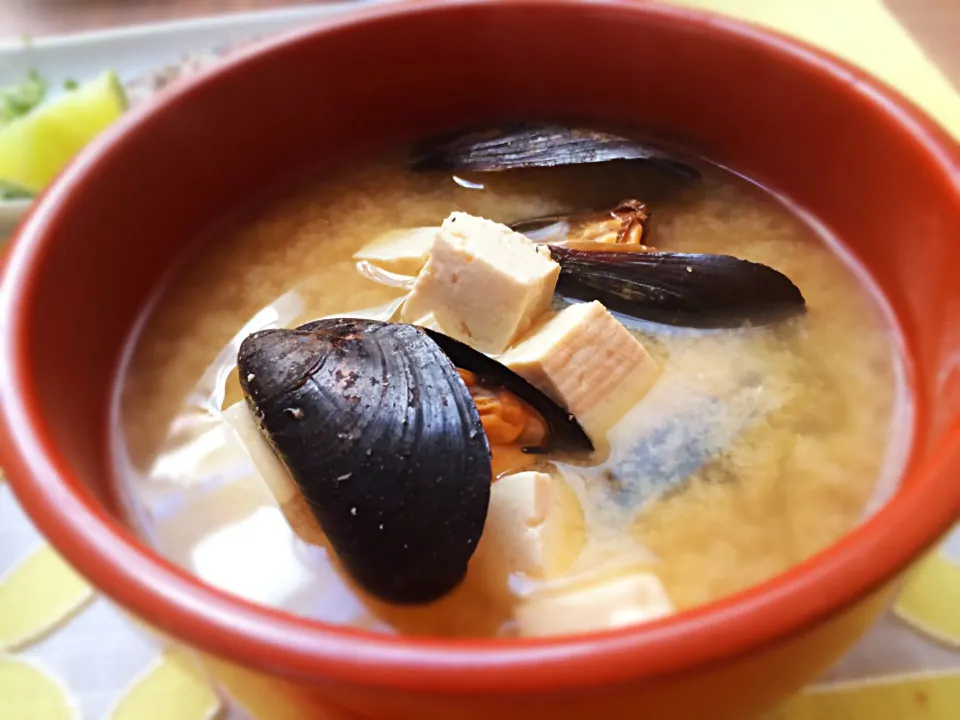 Mussel and tofu miso soup.|Akiko Nishimaeさん