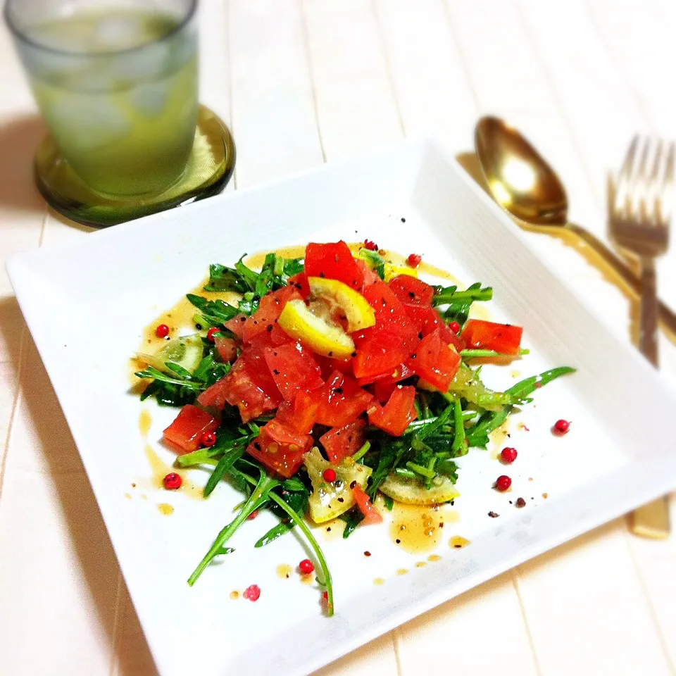 Snapdishの料理写真:Selvatica & Tomato Salad 🌿🍅|welcomeizumiさん