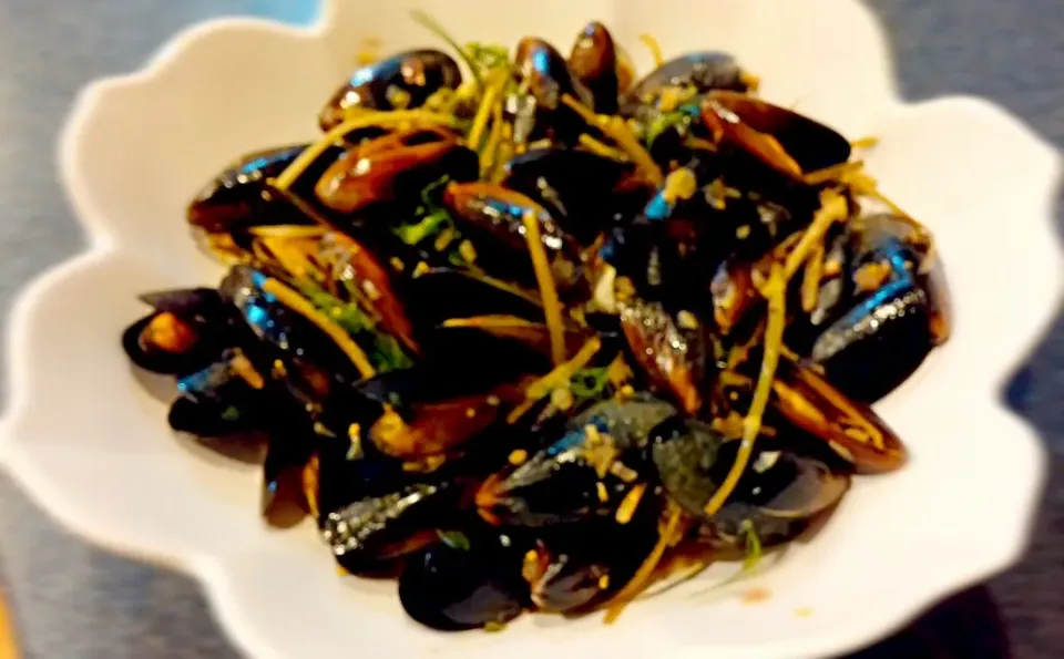 Steamed mussels with fennel & champagne sauce|Jiraphon Gさん