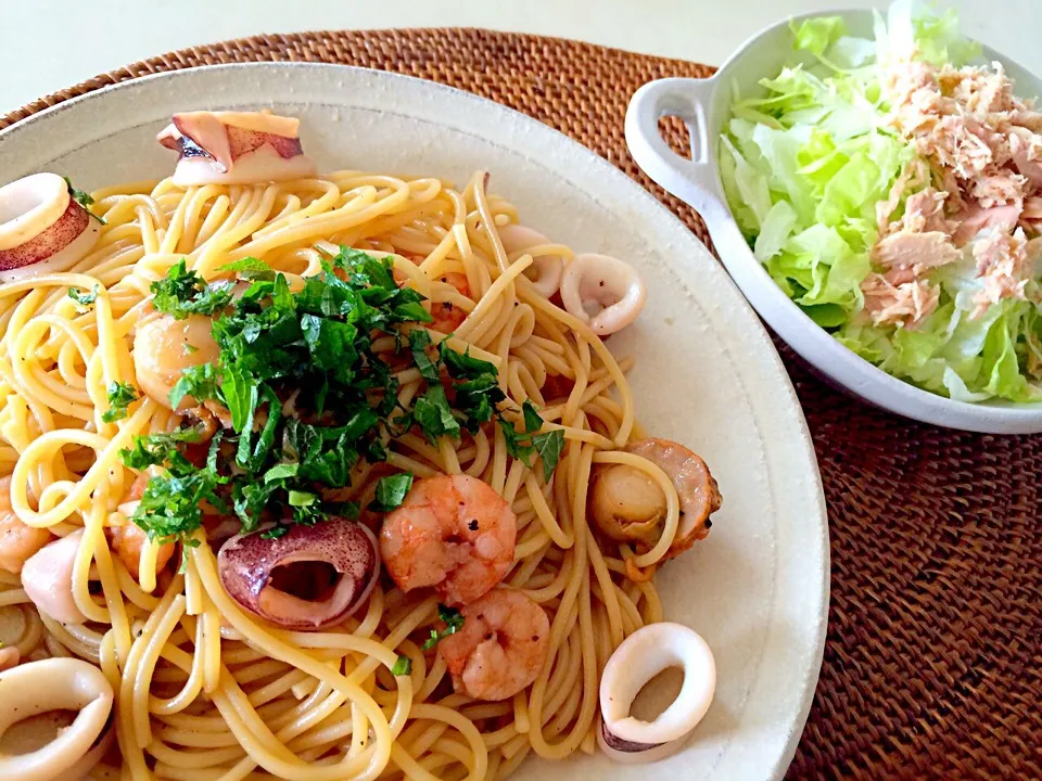 Snapdishの料理写真:シーフードパスタ🍀|まゆみ。さん