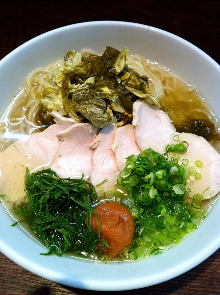 Snapdishの料理写真:大葉香る梅の冷しラーメン@コトホギ（大和田）|Kazuya Miyukiさん