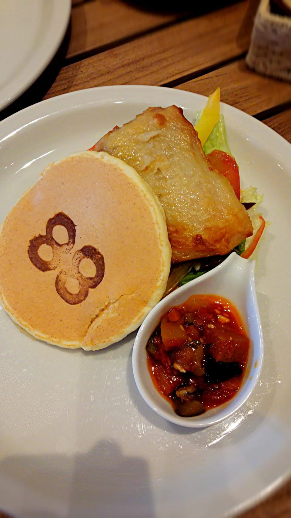 グリルチキンと野菜のパンケーキ＠８８|らすくさん