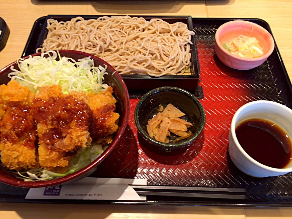 大戸屋 ソースチキンかつ丼とせいろ蕎麦|ぬぬ。さん