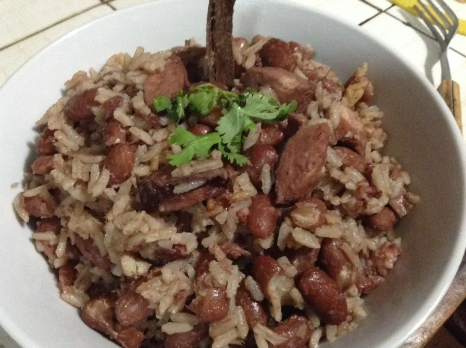 Snapdishの料理写真:Frejoles rojos revueltos con arroz y bondiola|Justo Romeroさん