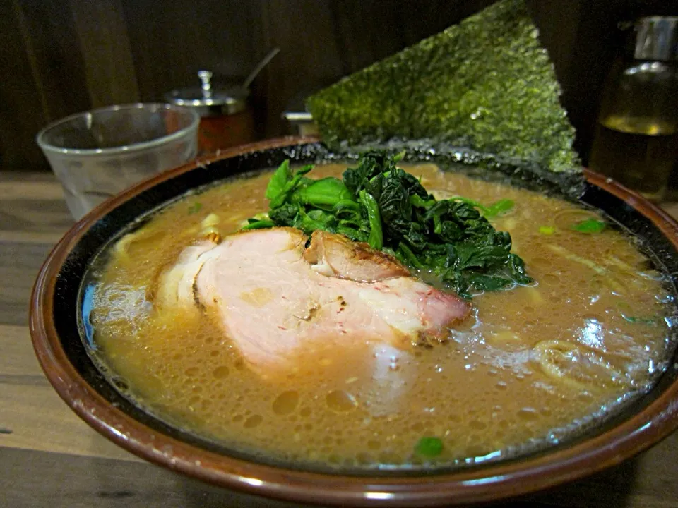 Snapdishの料理写真:神田ラーメン わいず|Yuichi  Kanaumiさん