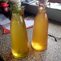 Elderflower cordial with added lemon|Elin Williamsさん