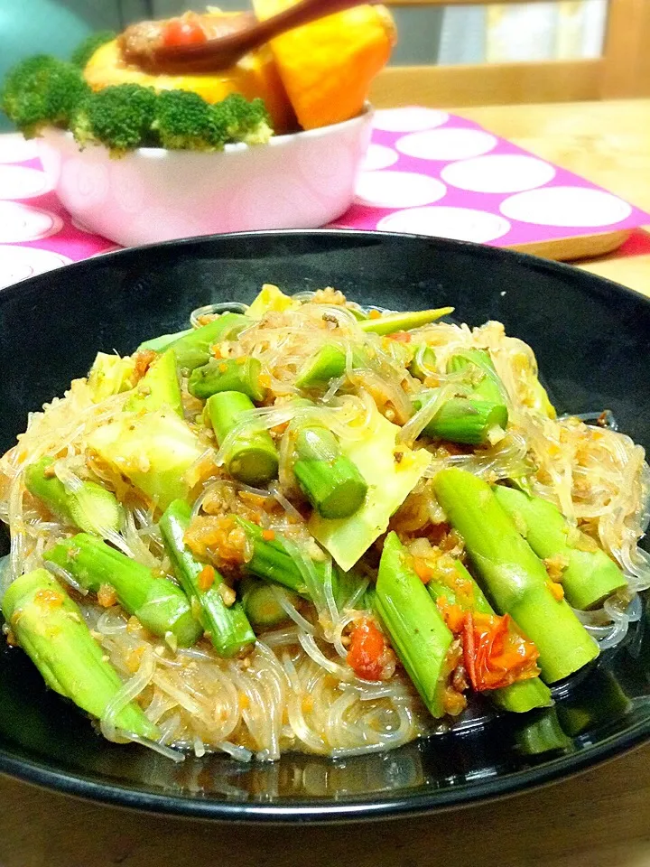 りりたんこぶさんの料理 ホールトマトが無くても👌なんちゃってミートソース😊リメイク⭐︎麻婆春雨|かずきっちんさん