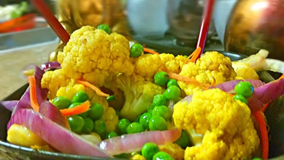 spicy curry cauliflower #meatlessmonday|cory harrisさん