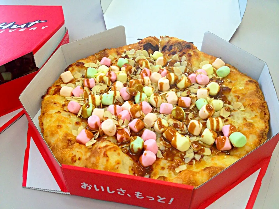 Pizza Hut×森永キャラメルマシュマロピザ🍕|saoricocoさん