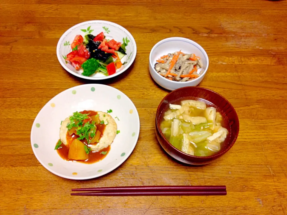 豆腐つくねバーグ＊しめじと舞茸の煎り豆腐＊キャベツと油揚げのみそ汁＊サラダ|miimaさん