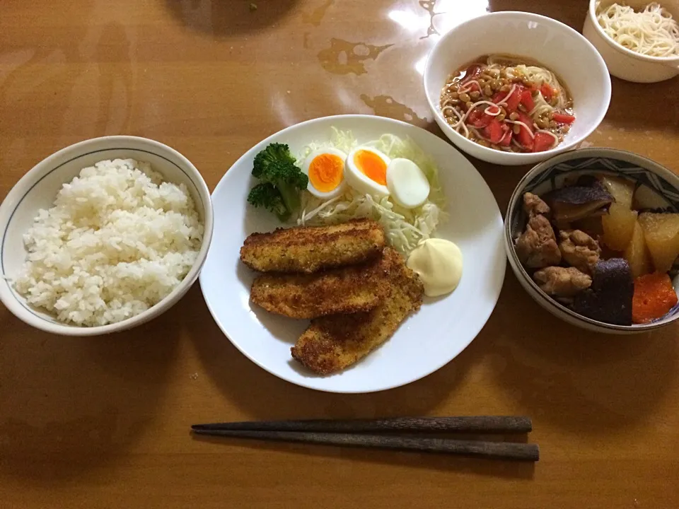 Snapdishの料理写真:鯵の香草パン粉焼き、鶏と大根の煮物、納豆トマトの冷や麺|岸司さん