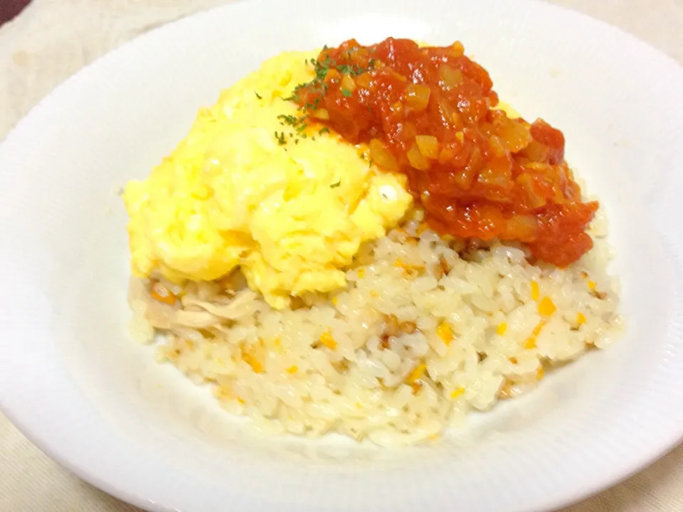 【夕飯】オム載せチキンピラフ〜サルサ添え|糸町たつこさん