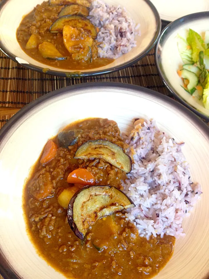 牛ひき肉とお茄子のカレー！。雑穀ご飯。|Shioringさん