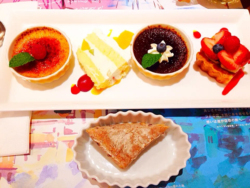 Snapdishの料理写真:「dessert medley 」desserts de l'occitane トーマルシェ/タル/ブリュレ|Pixie Dustさん