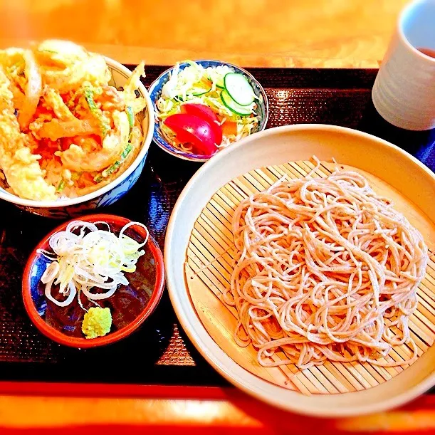 Snapdishの料理写真:蕎麦天丼|いかぴさん