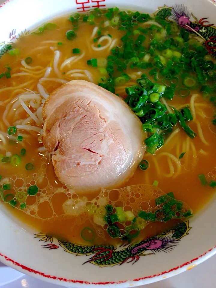 病院食堂の中華麺🍜🍜味はすごくシンプルだけど美味しかった😋|Tanni Kaさん