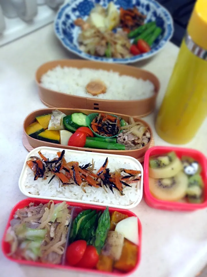 Today's lunch box & dinner plate.今夜はLIVE行くのでJKの夕食も用意。まあほぼ弁当と同じものですがw|hoppycowさん