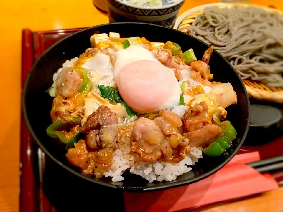 炭火焼き鶏の親子丼と冷たいお蕎麦のセット|リフルシャッフルさん