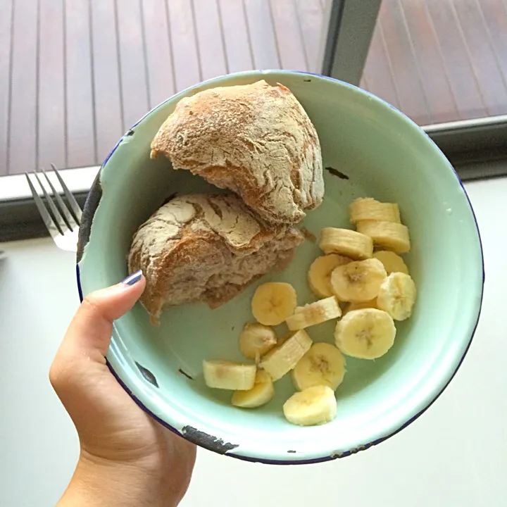 Walnut bread + Banana 🍞🍌|🍌 Melissa 🍍さん