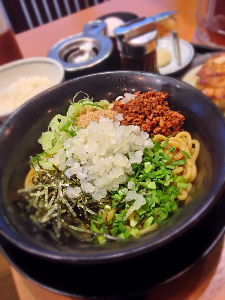 Snapdishの料理写真:台湾まぜそば（餃子と〆の白ごはんつき）|つぼたけちゃん🍷さん