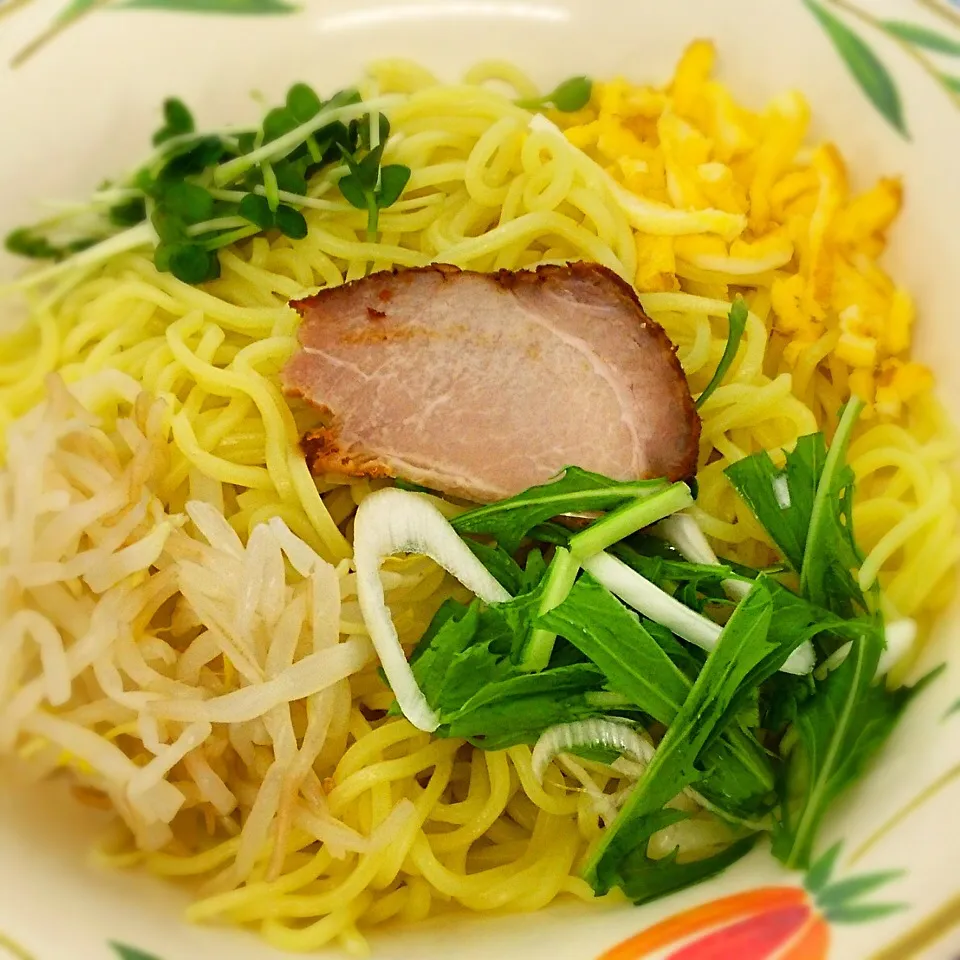 たっぷり野菜のつけ麺〜＼(^o^)／ 実は昨日のです…d(￣ ￣)|たかたかさん