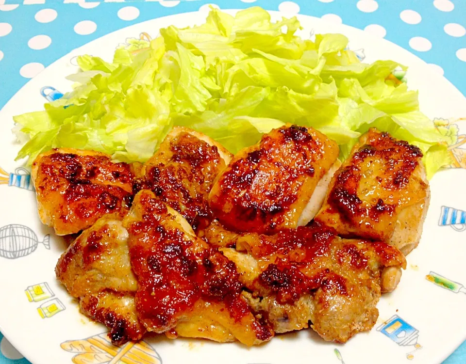 Fried Chicken on fresh lettuce & Tomatoes|Liezlさん