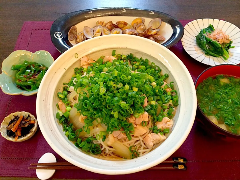 Snapdishの料理写真:南蛮蕎麦   ひじき煮   ピーマンのきんぴら   アサリの酒蒸し   ほうれん草   味噌汁|NAKATAさん