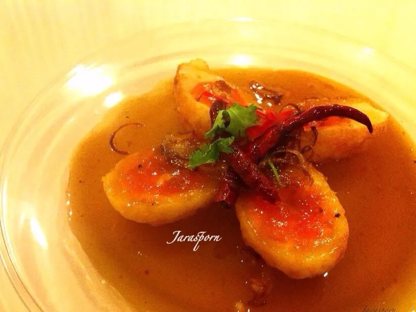 ไข่ลูกเขยยางมะตูม : Egg Fried with tamarind sauce.Sweet and sour eggs. Thai food menu "Khai look koei"|Jaraspornさん