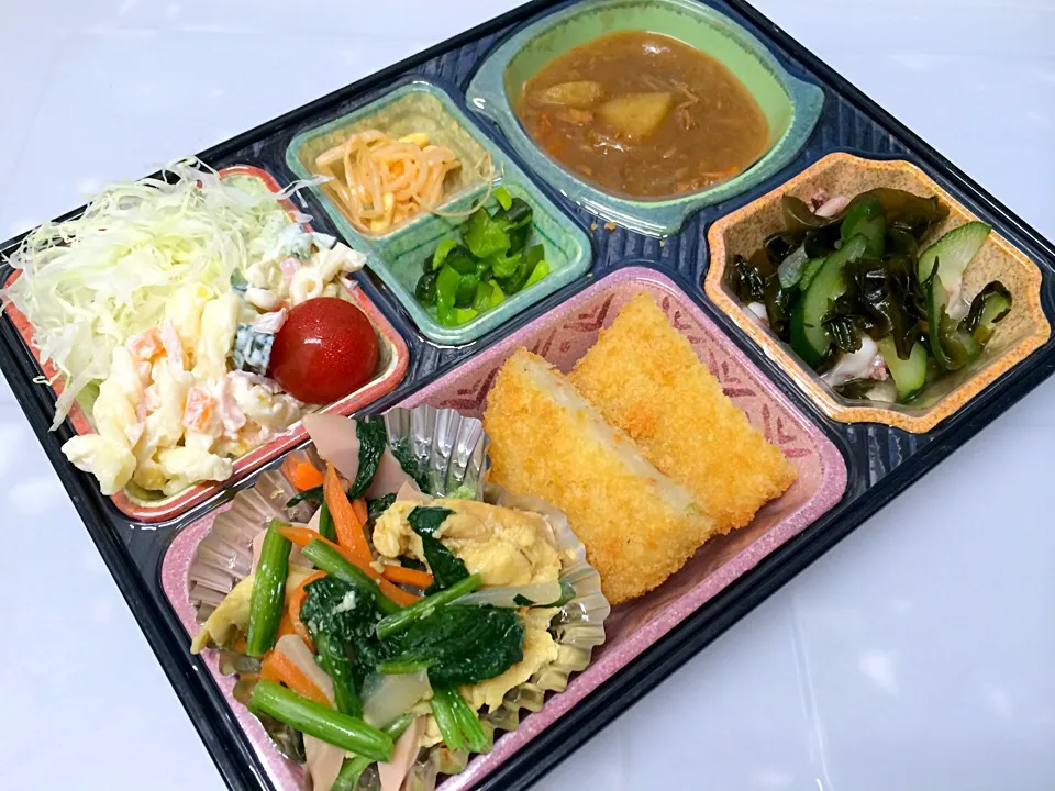 野菜いっぱいツナカレー 日替わり弁当 豊川市の宅配弁当店|Naokazu Kuritaさん