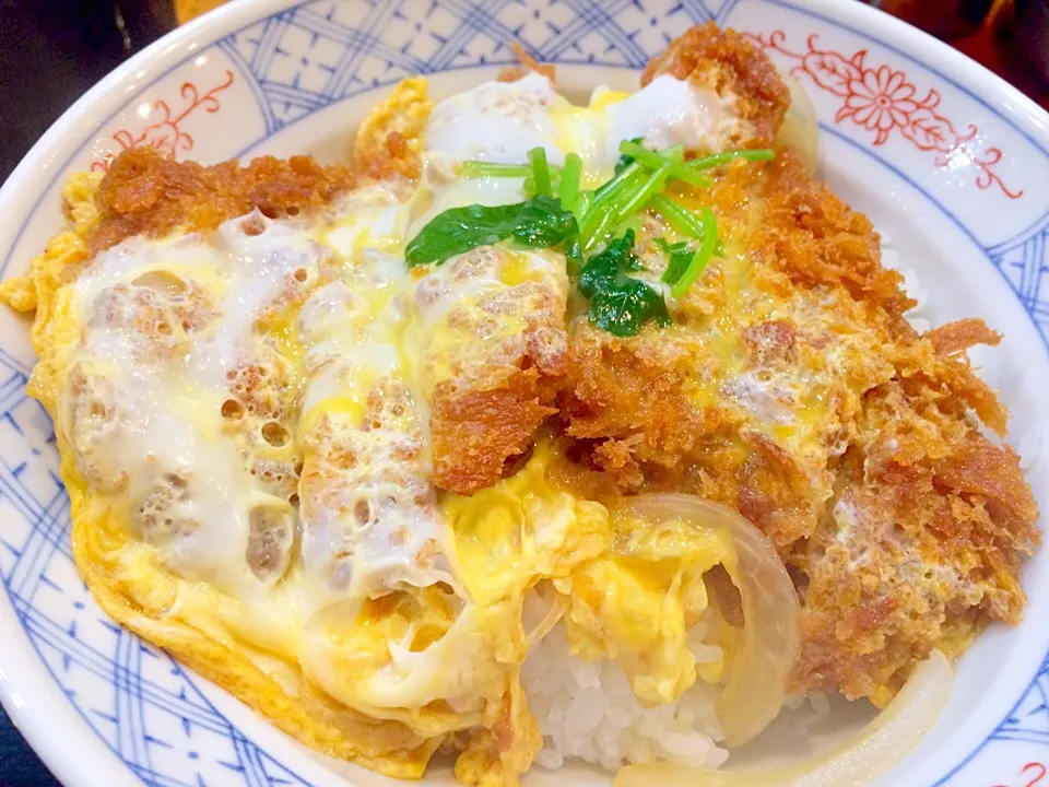 新橋 まるやのロースかつ丼|ヒロさん