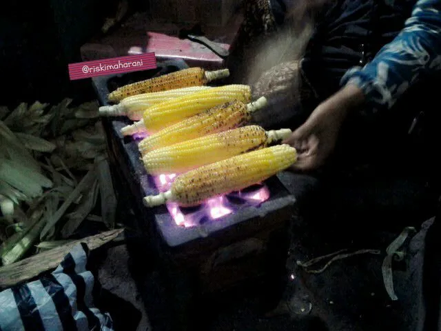 Snapdishの料理写真:Jagung Bakar #dish #jagung #bakar #indonesian #diet|riskimaharaniさん