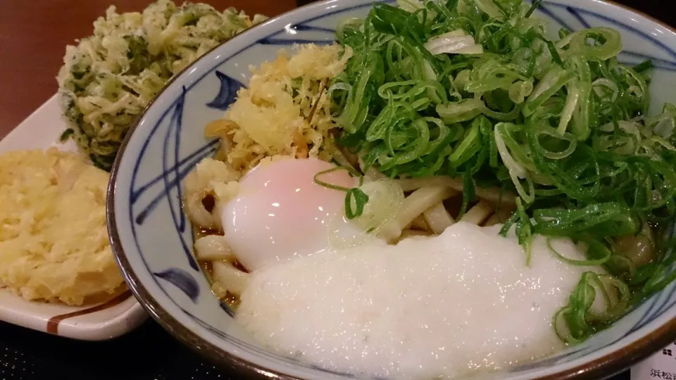 Snapdishの料理写真:とろ玉うどん＆豆苗かき揚げ＆れんこん天|ボンゴさん