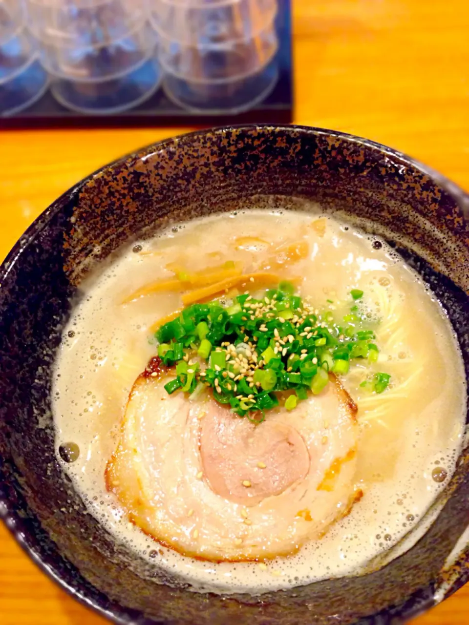 とんこつ醤油ラーメン|ぬーやんさん