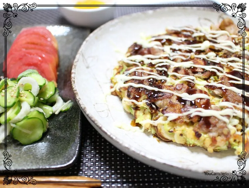 *お好み焼き定食
お好み焼きにご飯
the 関西人でした☆。.:＊・゜|くるみンさん