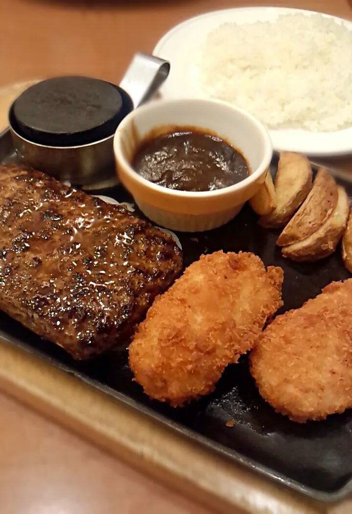 ビーフハンバーグステーキ＆帆立クリームコロッケ|平原知宏さん