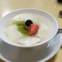 Snapdishの料理写真:杏仁豆腐|Nobuko Mitaさん